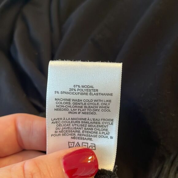 🖤👚 Express Black Hooded Crop Top - Size Extra Small - Picture 4 of 4